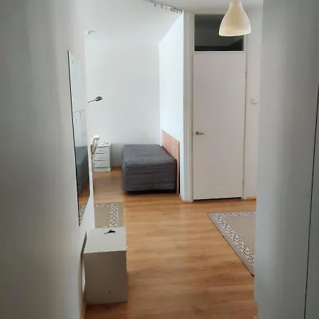 Apartamento Cozy Practical Cheap Flat 2 Km From Center *
